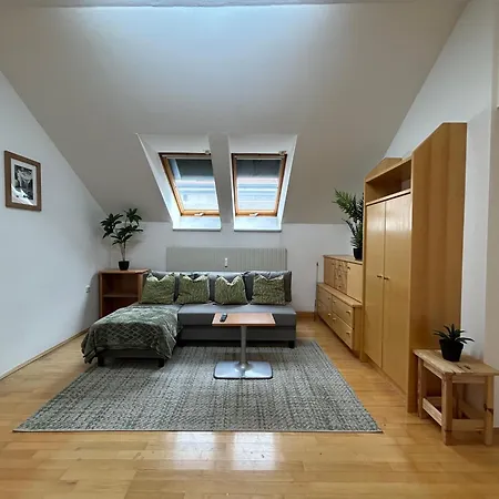 Stayroom - V13 Apartman