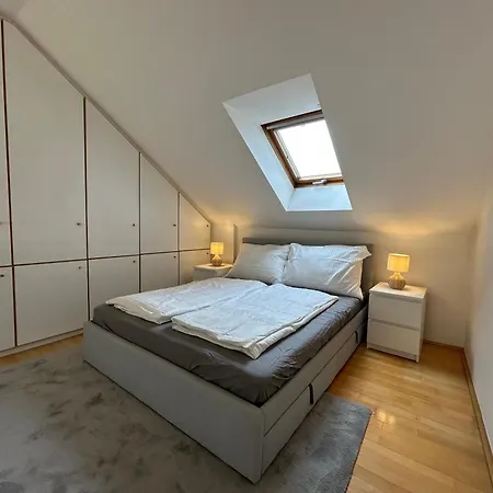 Stayroom - V13 Apartman *